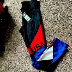 New With Tags Under Armour Women’s USA Heat Gear Leggings
